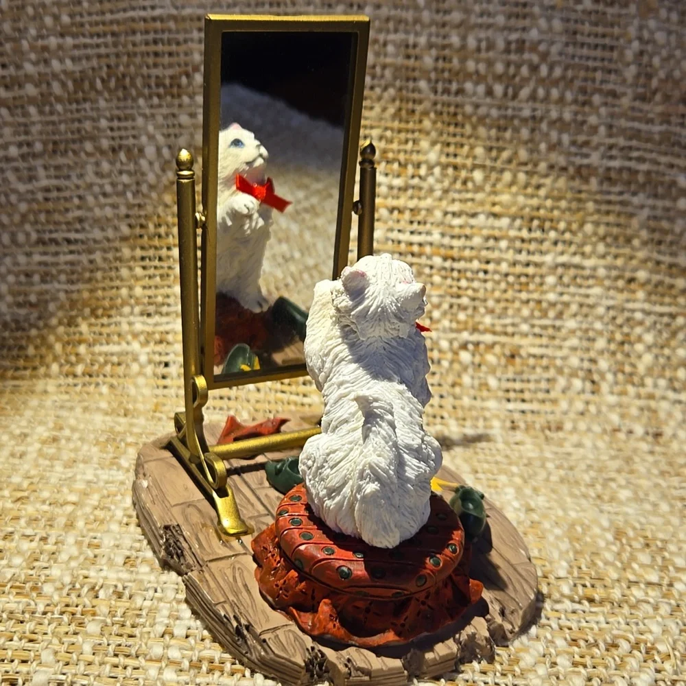 Vintage Cat Figurine with Mirror L-4.25